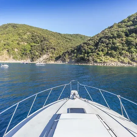 Boat And Breakfast Cilento